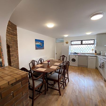 4-Bedroom Home - Perfect For Those Working In Bridgend - By Tailored Accommodation ภายนอก รูปภาพ