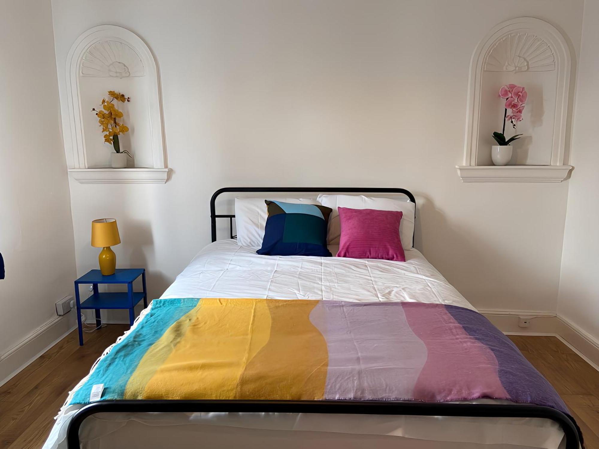 4-Bedroom Home - Perfect For Those Working In Bridgend - By Tailored Accommodation ภายนอก รูปภาพ